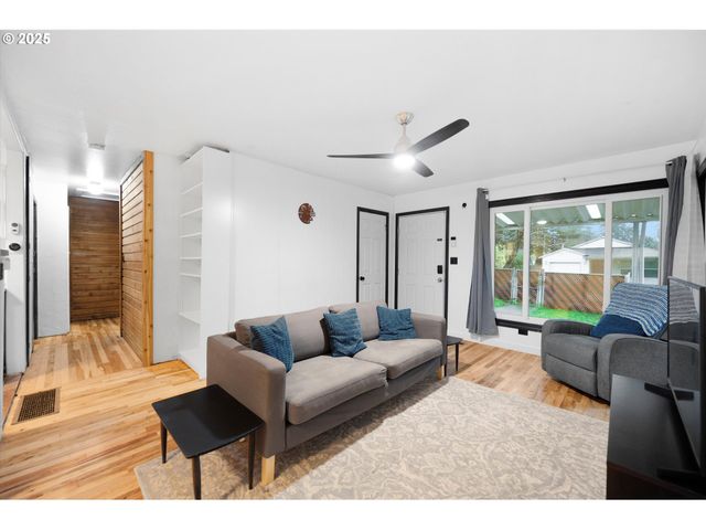 2227 Se 141ST Ave, Portland, OR 97233