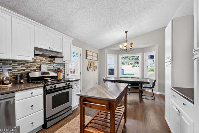 4983 Hunters Cove Drive, Acworth, GA 30101