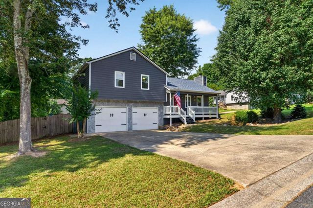 4983 Hunters Cove Drive, Acworth, GA 30101