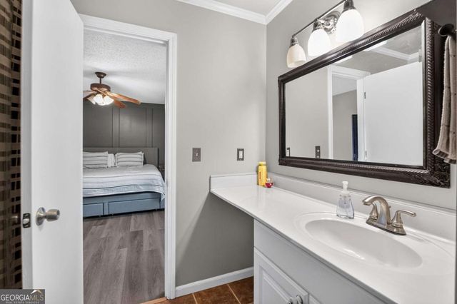 4983 Hunters Cove Drive, Acworth, GA 30101