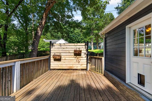 4983 Hunters Cove Drive, Acworth, GA 30101