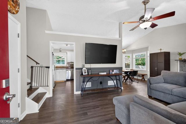 4983 Hunters Cove Drive, Acworth, GA 30101