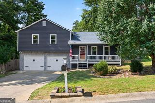 4983 Hunters Cove Drive, Acworth, GA 30101
