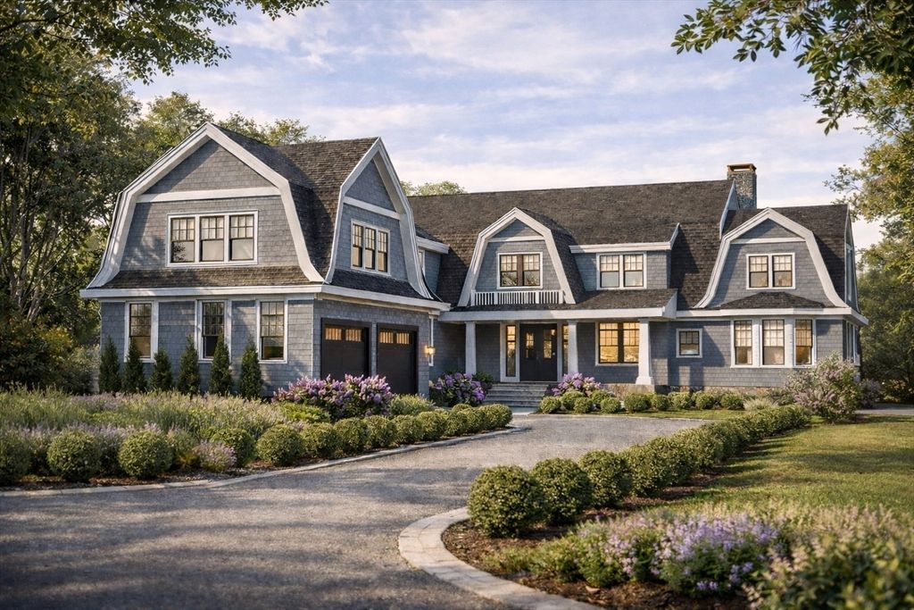389 Monomoscoy Rd, Mashpee, MA 02649