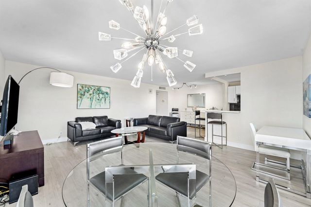 1160 Hillsboro Mile 607, Hillsboro Beach, FL 33062