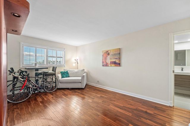 1160 Hillsboro Mile 607, Hillsboro Beach, FL 33062