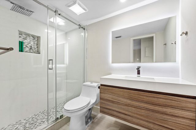 1160 Hillsboro Mile 607, Hillsboro Beach, FL 33062