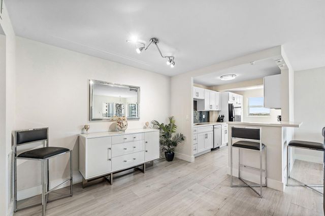 1160 Hillsboro Mile 607, Hillsboro Beach, FL 33062