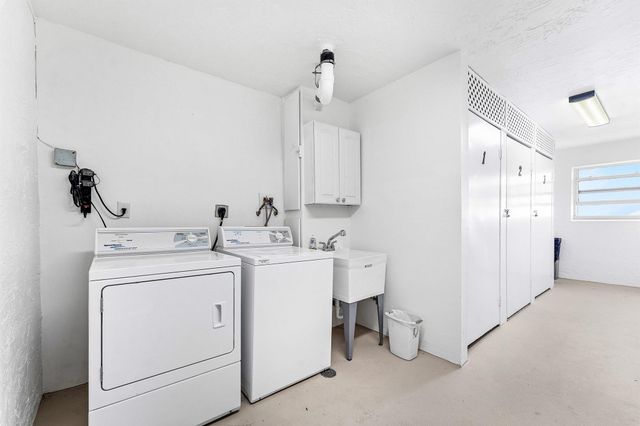 1160 Hillsboro Mile 607, Hillsboro Beach, FL 33062