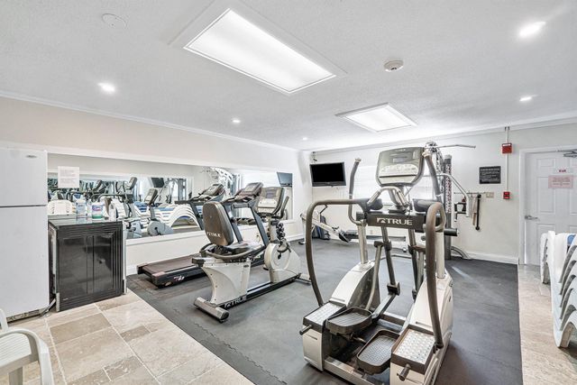 1160 Hillsboro Mile 607, Hillsboro Beach, FL 33062