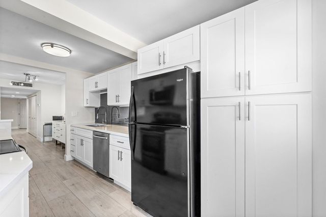 1160 Hillsboro Mile 607, Hillsboro Beach, FL 33062