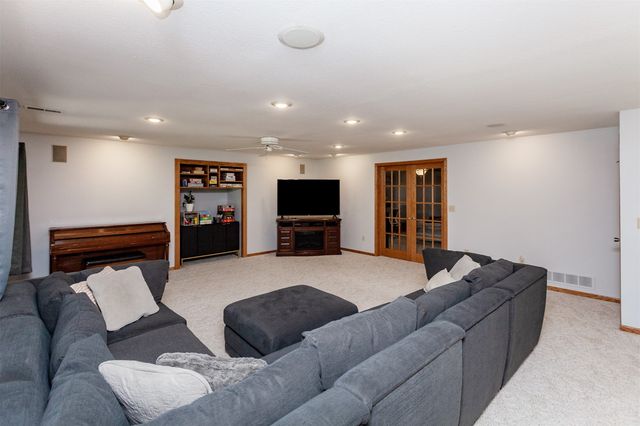 730 SE 9th Street, Ankeny, IA 50021