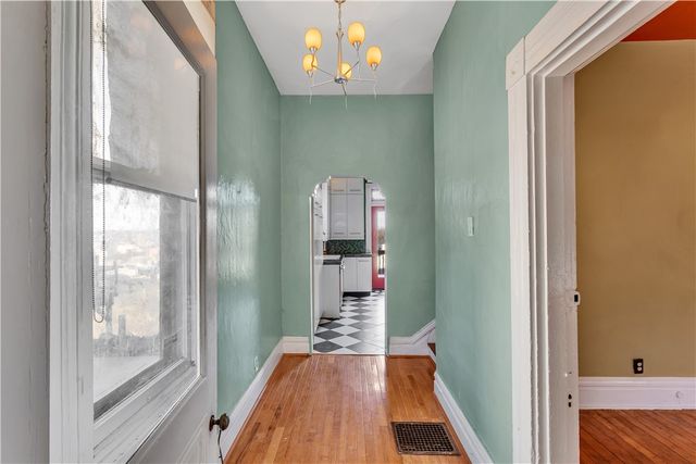 85 Wyoming St, Mt Washington, PA 15211