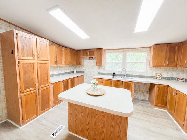 221 Bancroft Rd, Gaffney, SC 29340
