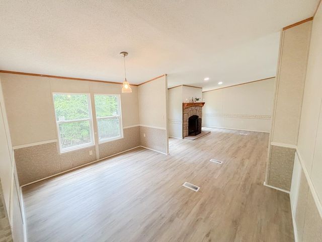 221 Bancroft Rd, Gaffney, SC 29340