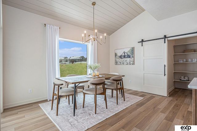 18750 Pinehurst Avenue, Gretna, NE 68028