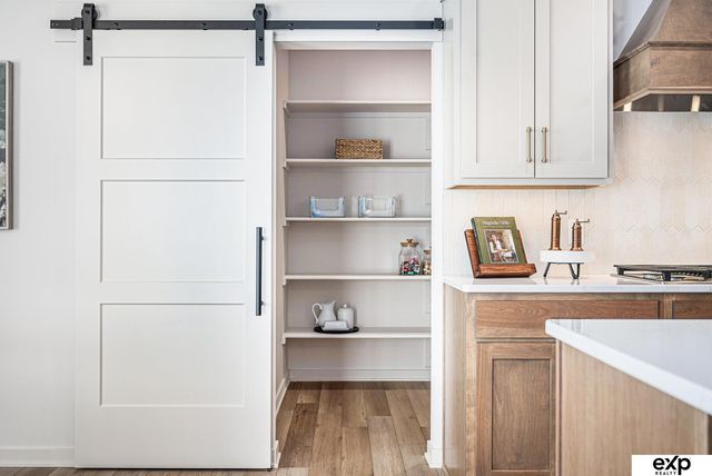 18750 Pinehurst Avenue, Gretna, NE 68028