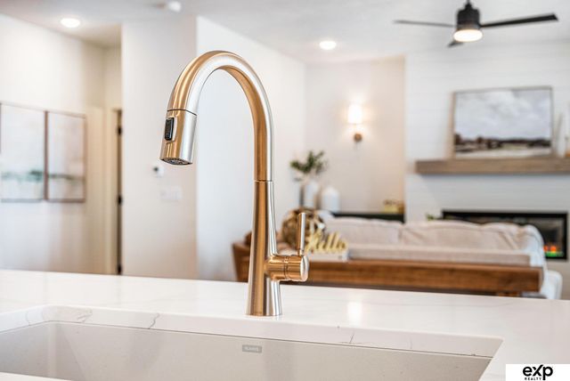 18750 Pinehurst Avenue, Gretna, NE 68028