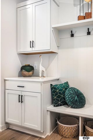 18750 Pinehurst Avenue, Gretna, NE 68028