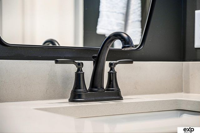 18750 Pinehurst Avenue, Gretna, NE 68028