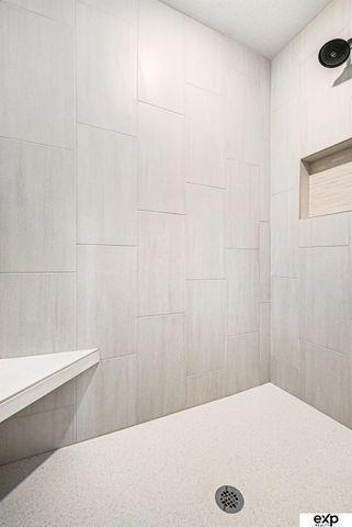 18750 Pinehurst Avenue, Gretna, NE 68028