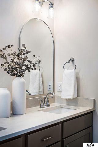 18750 Pinehurst Avenue, Gretna, NE 68028