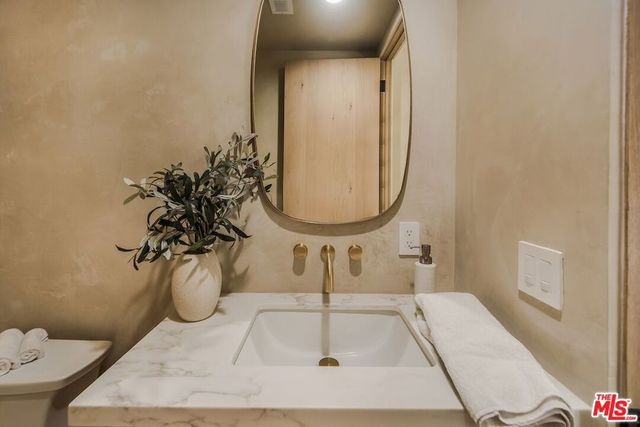 1969 Curson Place, Los Angeles, CA 90046