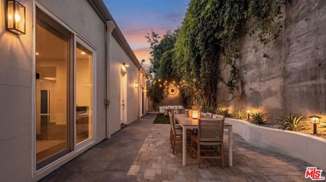 1969 Curson Place, Los Angeles, CA 90046