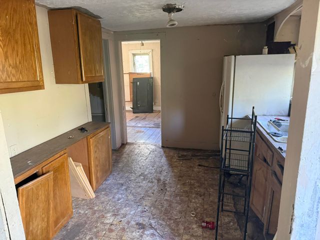 111 W Cofield Street, Aurora, MO 65605