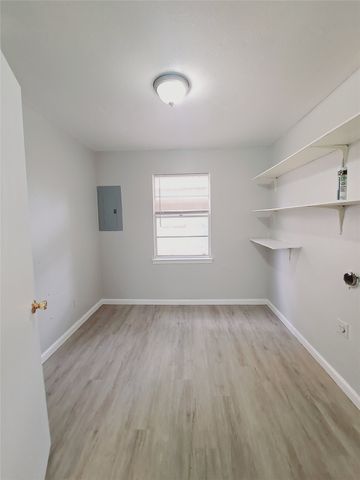 633 Rutgers Drive, Lancaster, TX 75134
