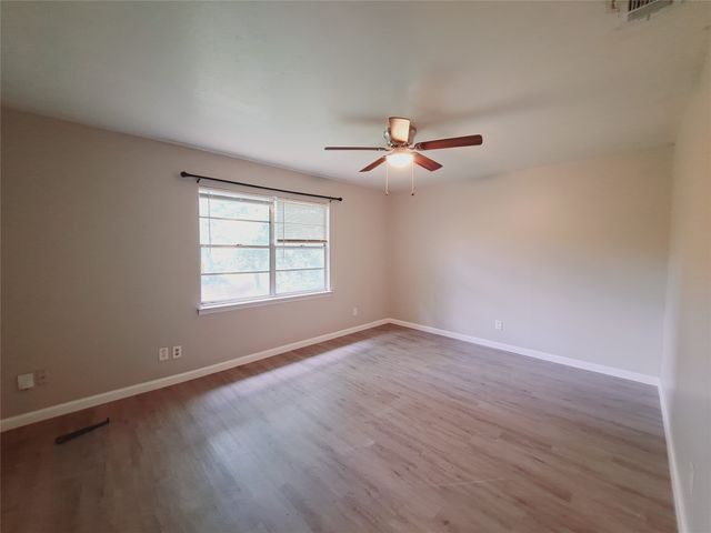 633 Rutgers Drive, Lancaster, TX 75134