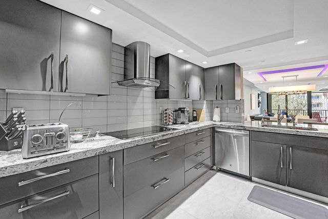 1167 Hillsboro Mile 206, Hillsboro Beach, FL 33062