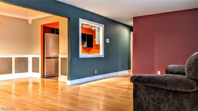 25 Trenton Square, Euclid, OH 44143
