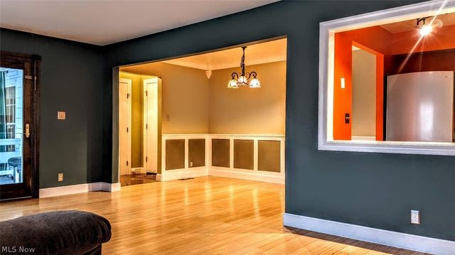 25 Trenton Square, Euclid, OH 44143