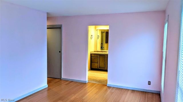25 Trenton Square, Euclid, OH 44143