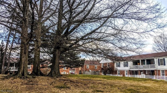 25 Trenton Square, Euclid, OH 44143