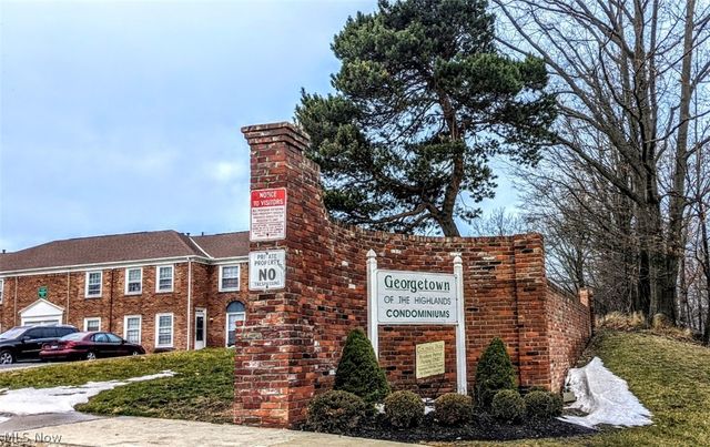 25 Trenton Square, Euclid, OH 44143