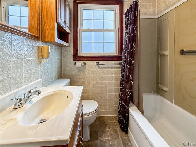 128 Northfield Drive, Clay, NY 13212