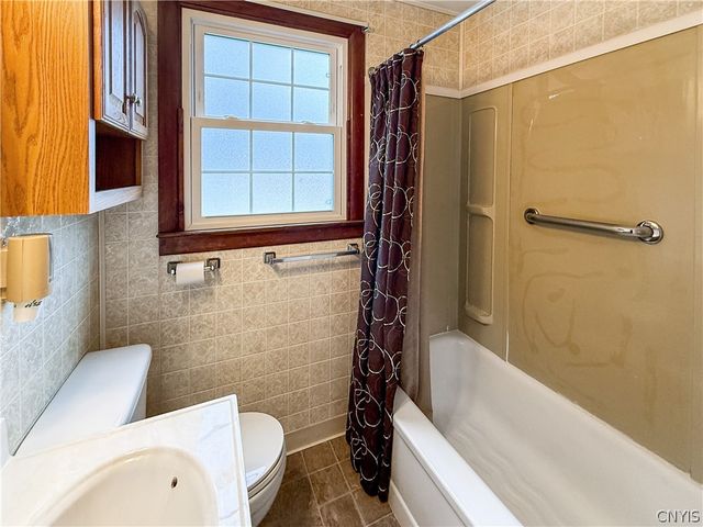 128 Northfield Drive, Clay, NY 13212