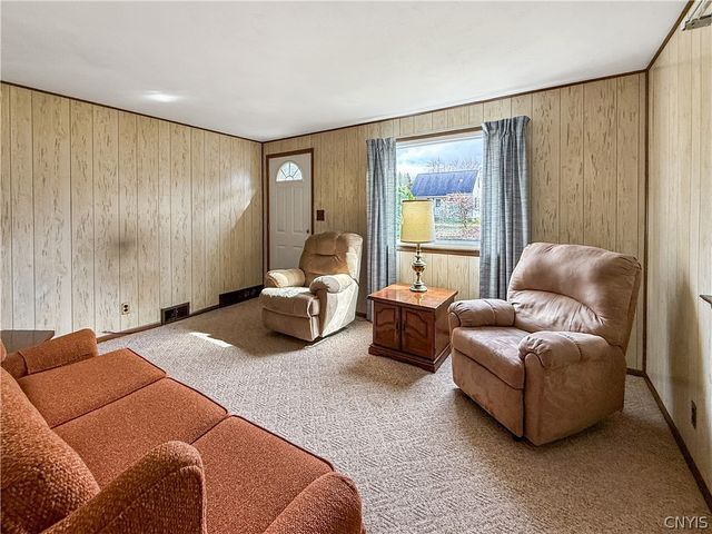 128 Northfield Drive, Clay, NY 13212