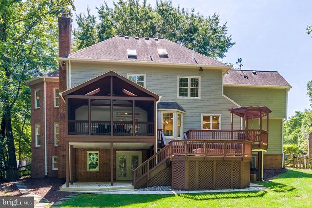 11183 LONGWOOD GROVE DR, Reston, VA 20194