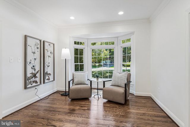 11183 LONGWOOD GROVE DR, Reston, VA 20194