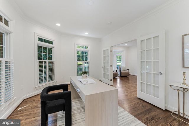 11183 LONGWOOD GROVE DR, Reston, VA 20194