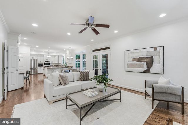 11183 LONGWOOD GROVE DR, Reston, VA 20194