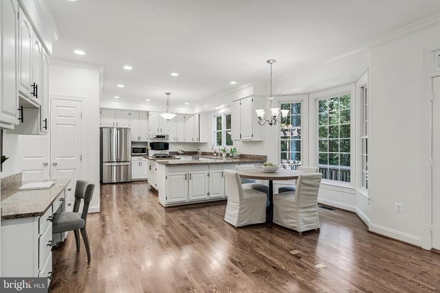 11183 LONGWOOD GROVE DR, Reston, VA 20194