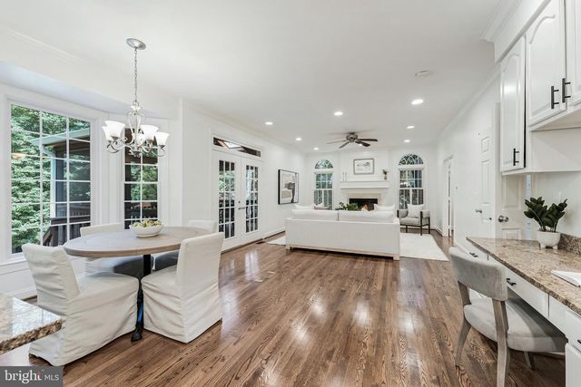 11183 LONGWOOD GROVE DR, Reston, VA 20194