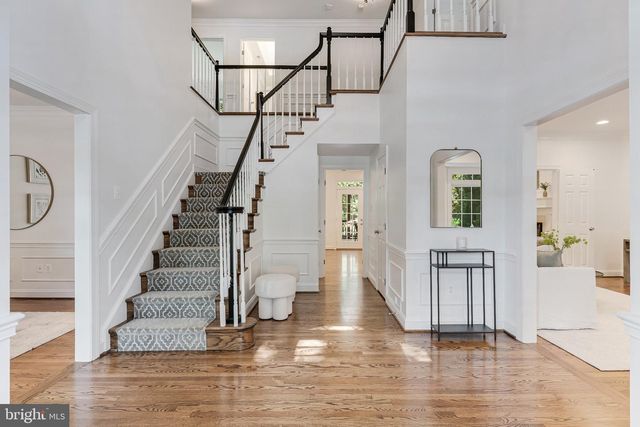 11183 LONGWOOD GROVE DR, Reston, VA 20194
