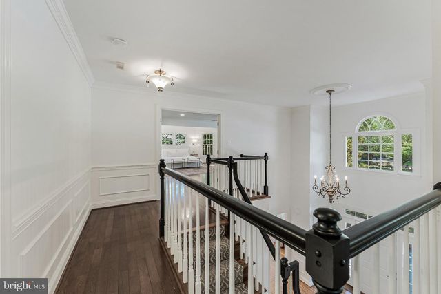 11183 LONGWOOD GROVE DR, Reston, VA 20194