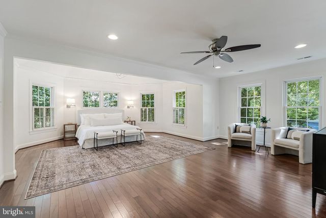11183 LONGWOOD GROVE DR, Reston, VA 20194