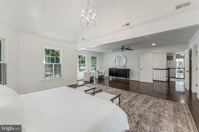 11183 LONGWOOD GROVE DR, Reston, VA 20194